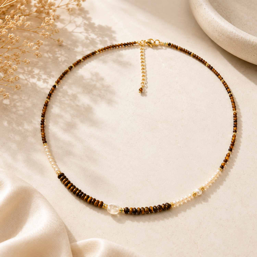 Preview: Kette Indica mit Tigerauge und Süßwasserperlen – vergoldeter Edelstahl