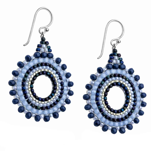 Ohrringe Leyla – Boho Ohrhänger in Blau mit silbernen Details