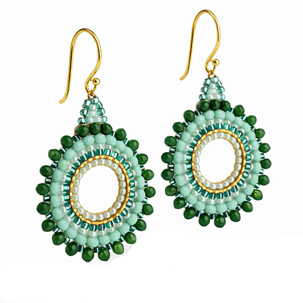 Ohrringe Leyla – Boho Ohrhänger in Mintgrün mit goldenen Details