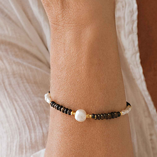 Armband Indica – Obsidian, Süßwasserperle & vergoldeter Hämatit