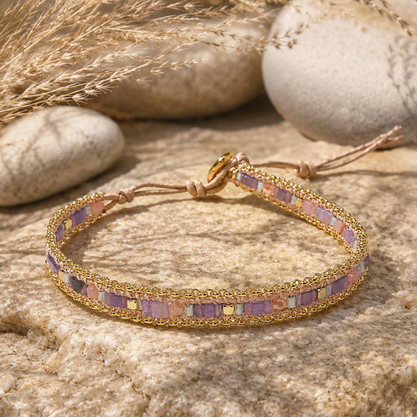 Armband Daya mit Amethyst & Rosenquarz – Edelstahl, vergoldeter Hämatit & gewachste Baumwolle