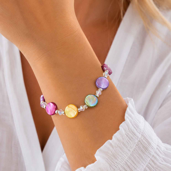 Armband Cordula – Bunte Muschelplättchen mit Kristallperlen
