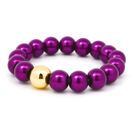 Wonder Ring Plum – Leuchtender Perlenring mit vergoldeter Hämatitkugel